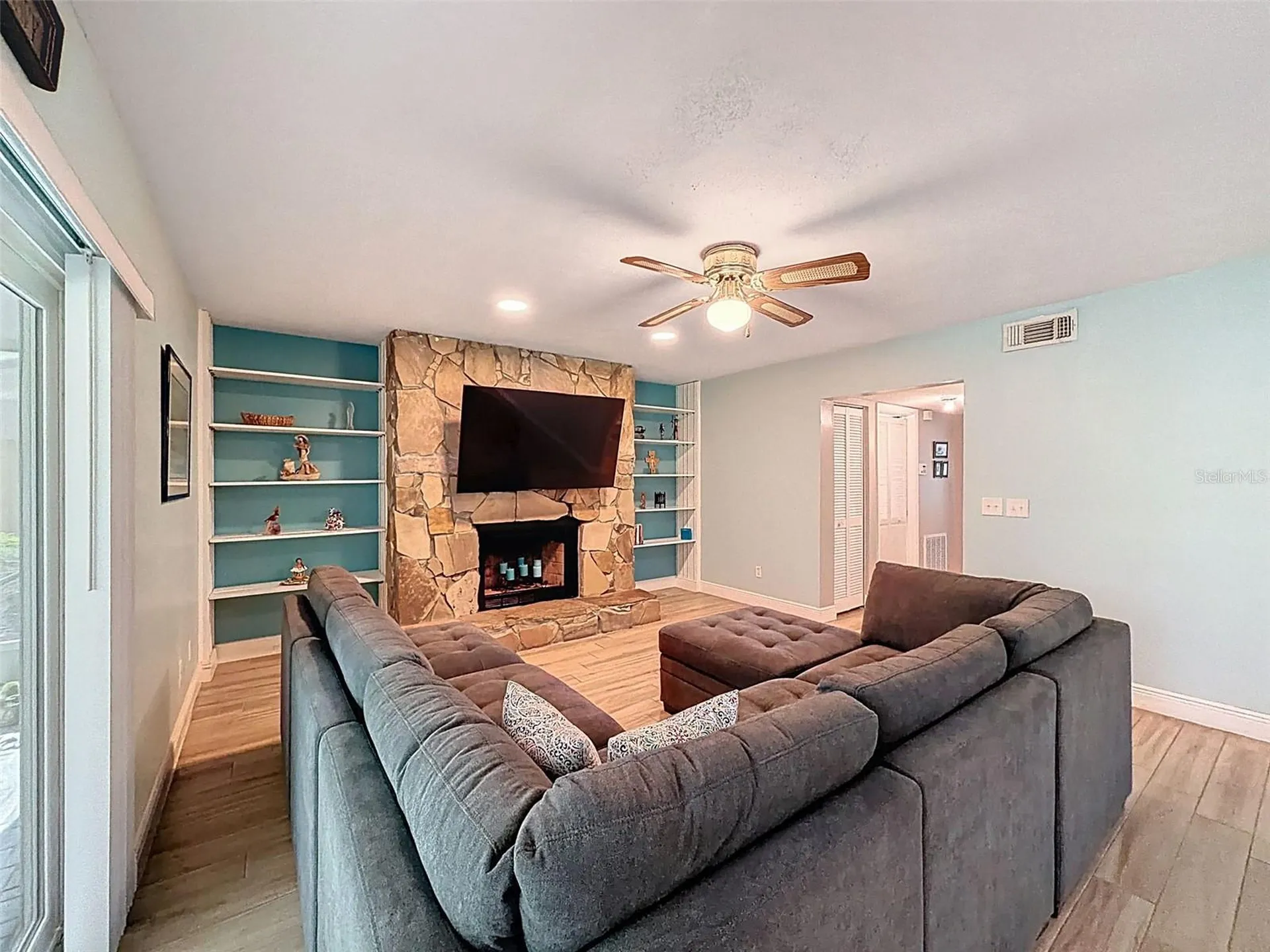 7923 Singing Court Place Tampa FL 33615