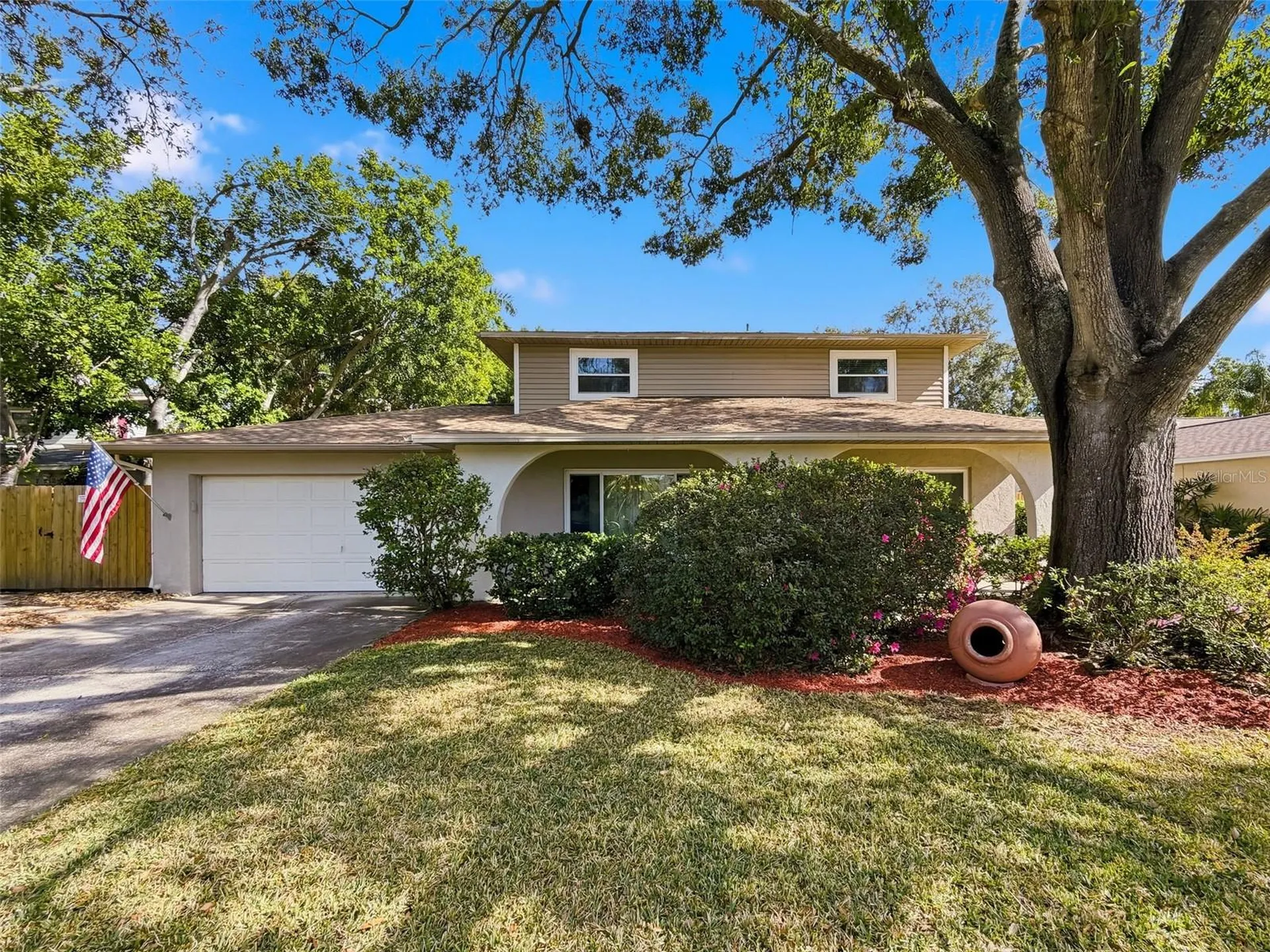 7923 Singing Court Place Tampa FL 33615