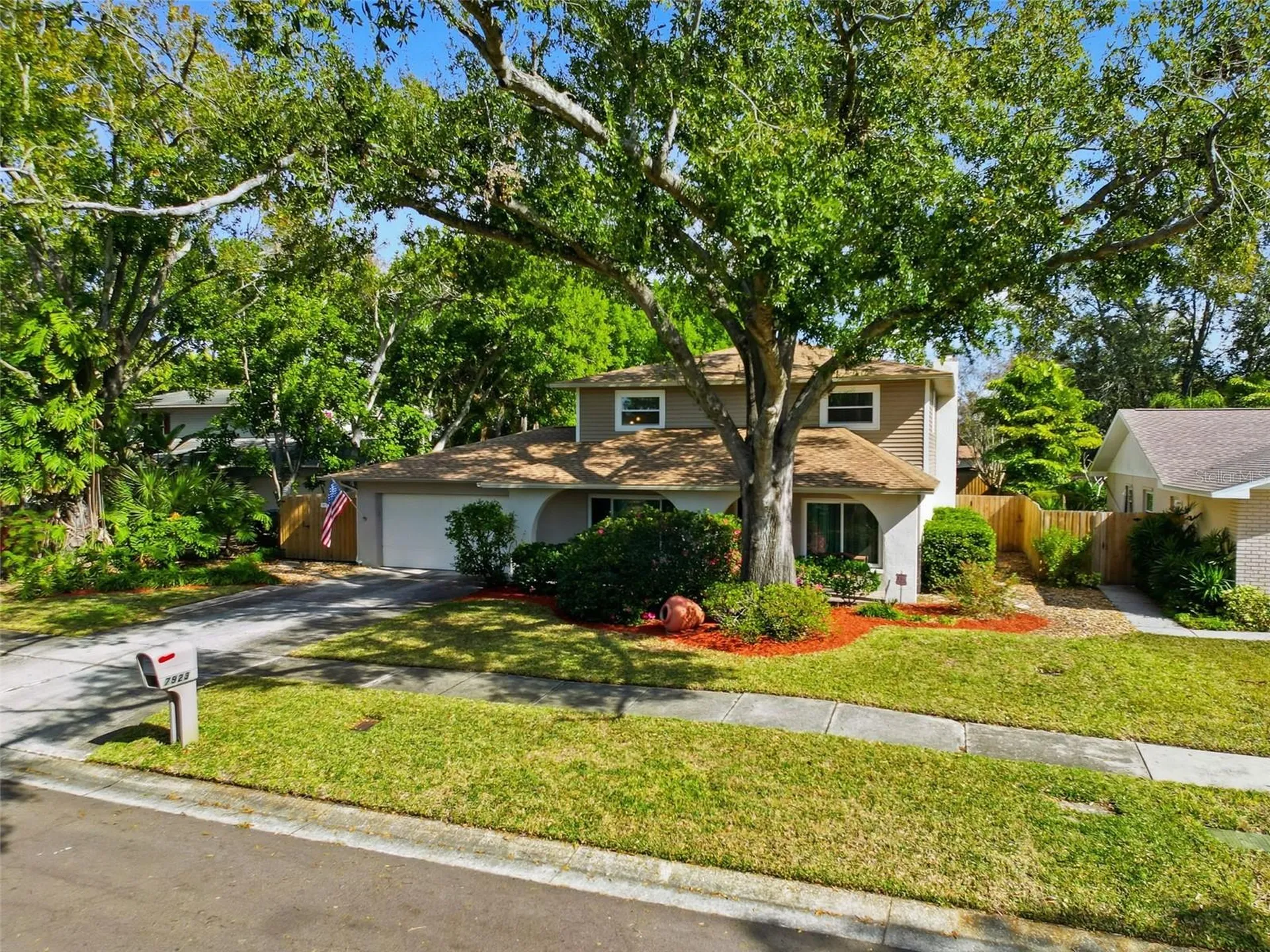 7923 Singing Court Place Tampa FL 33615