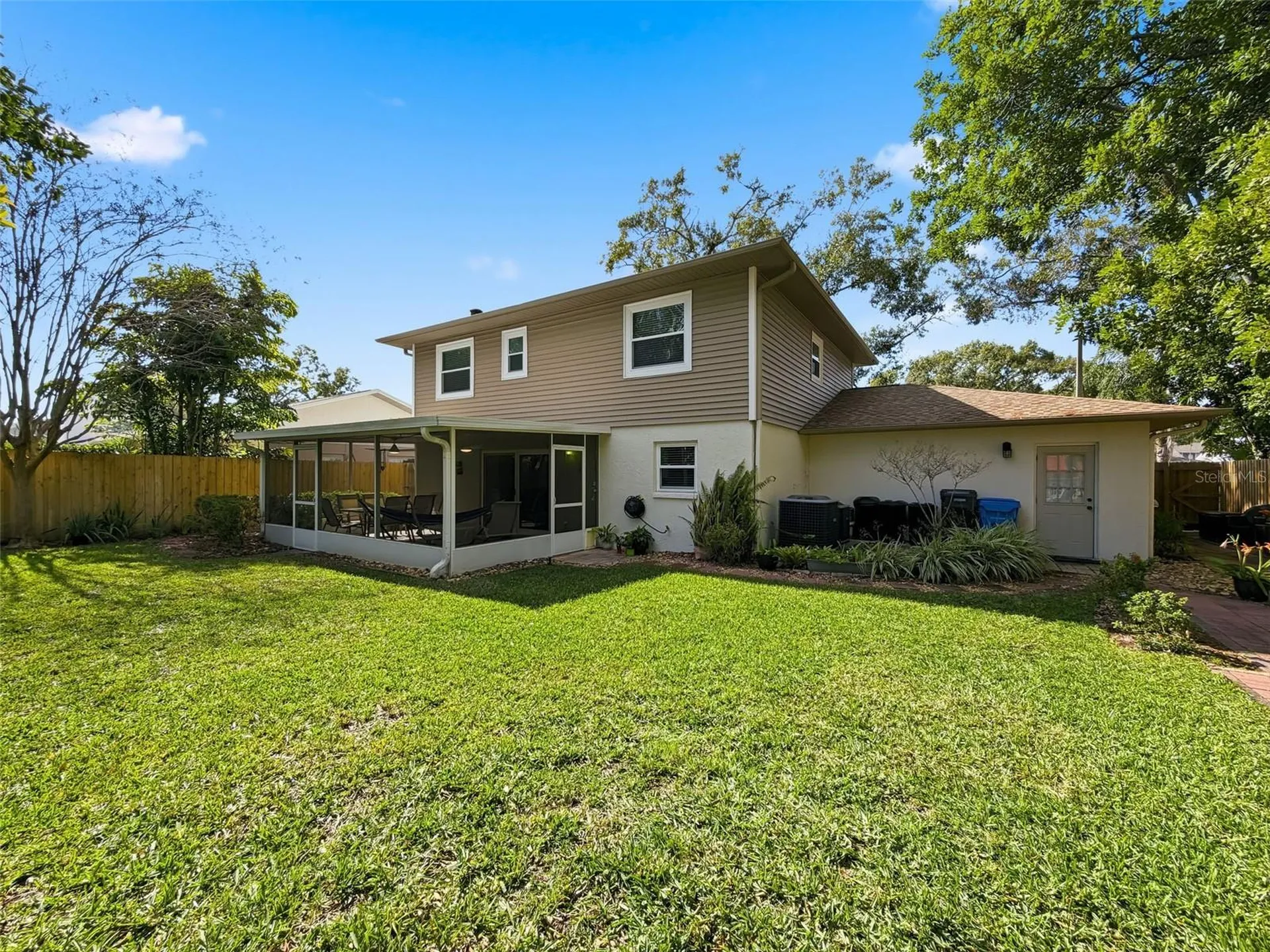 7923 Singing Court Place Tampa FL 33615