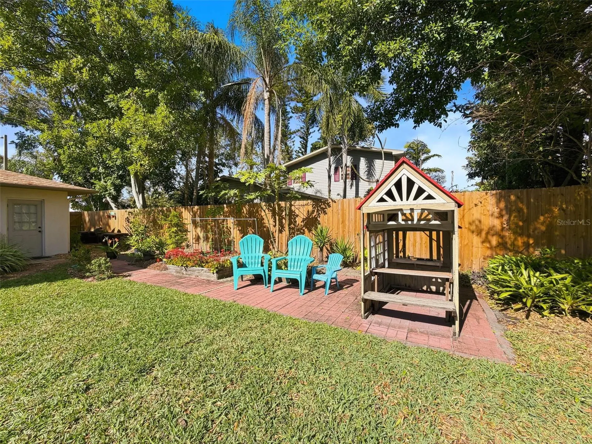 7923 Singing Court Place Tampa FL 33615