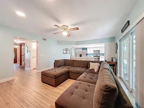7923 Singing Court Place Tampa FL 33615