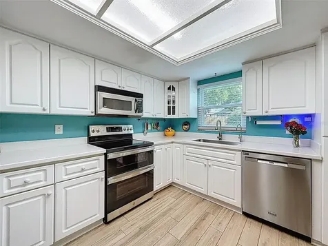 7923 Singing Court Place Tampa FL 33615
