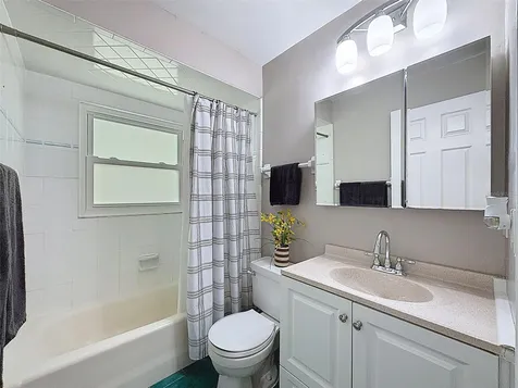 7923 Singing Court Place Tampa FL 33615