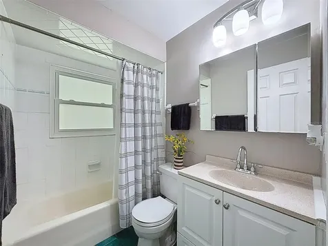 7923 Singing Court Place Tampa FL 33615