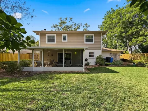 7923 Singing Court Place Tampa FL 33615