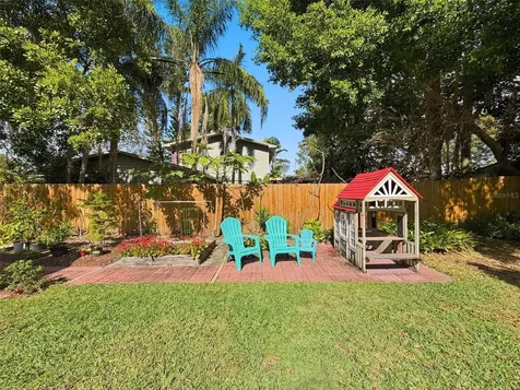 7923 Singing Court Place Tampa FL 33615