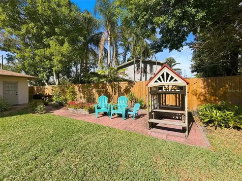 7923 Singing Court Place Tampa FL 33615