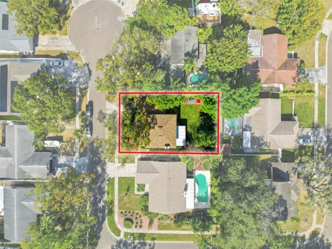 7923 Singing Court Place Tampa FL 33615