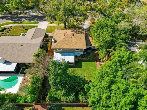 7923 Singing Court Place Tampa FL 33615