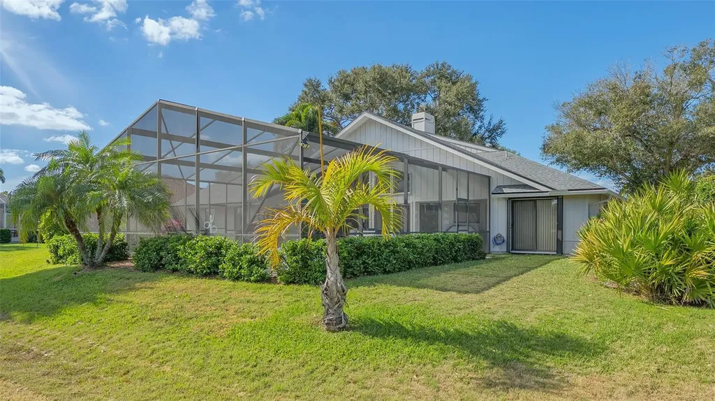 8142 Misty Oaks Boulevard Sarasota FL 34243