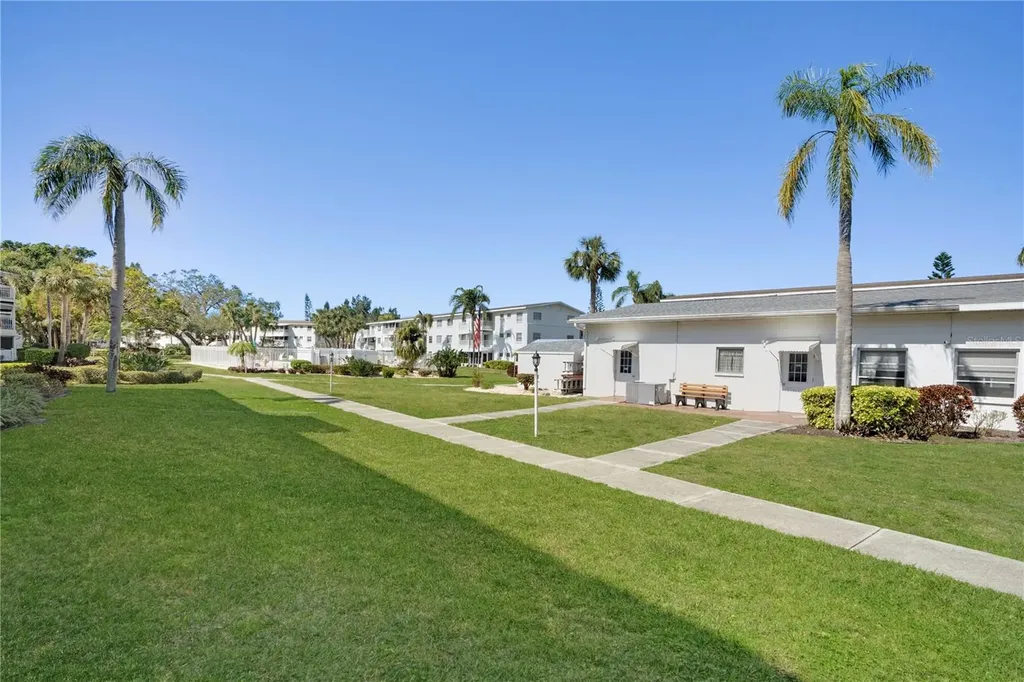 2211 Sunset Drive Bradenton FL 34207