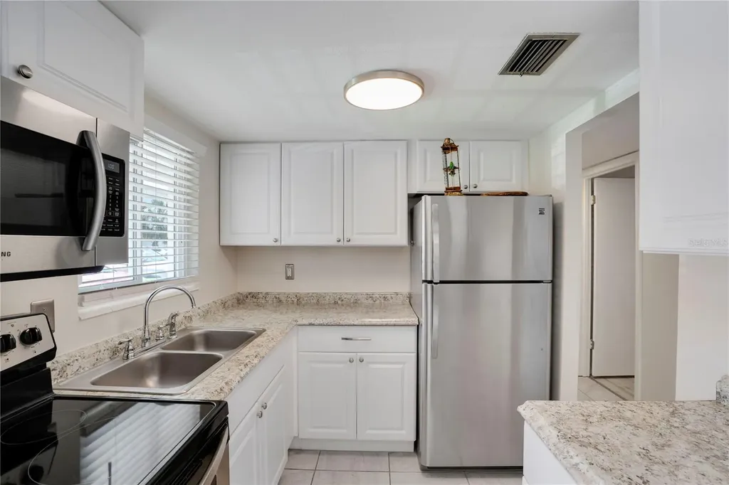 2211 Sunset Drive Bradenton FL 34207