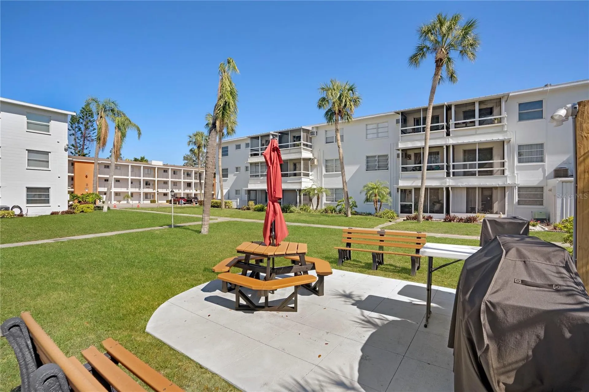 2211 Sunset Drive Bradenton FL 34207
