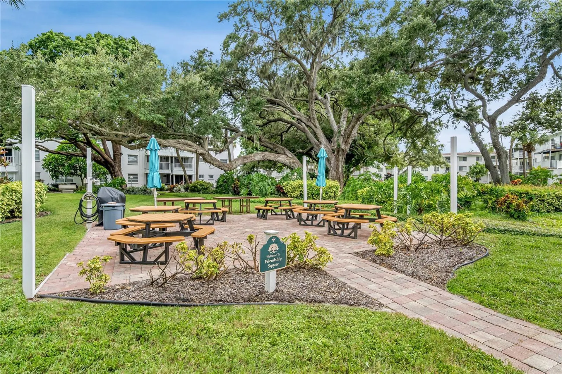 2211 Sunset Drive Bradenton FL 34207