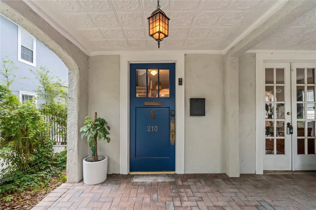 210 Phillips Place Orlando FL 32806