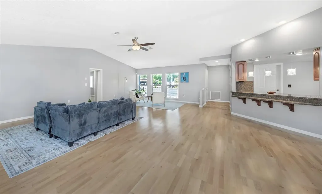 9407 Laura Anne Drive Seminole FL 33776