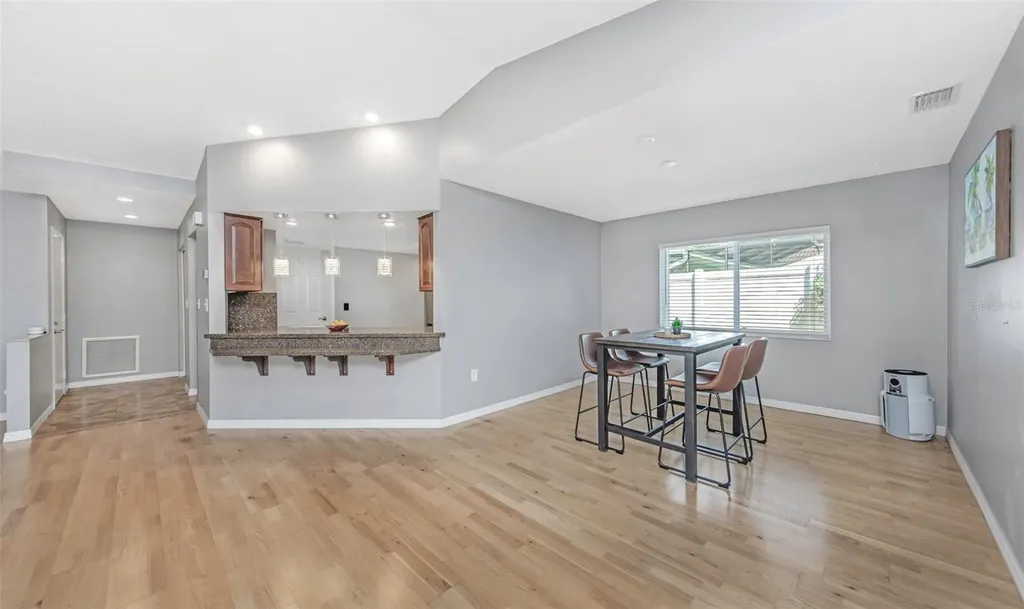 9407 Laura Anne Drive Seminole FL 33776