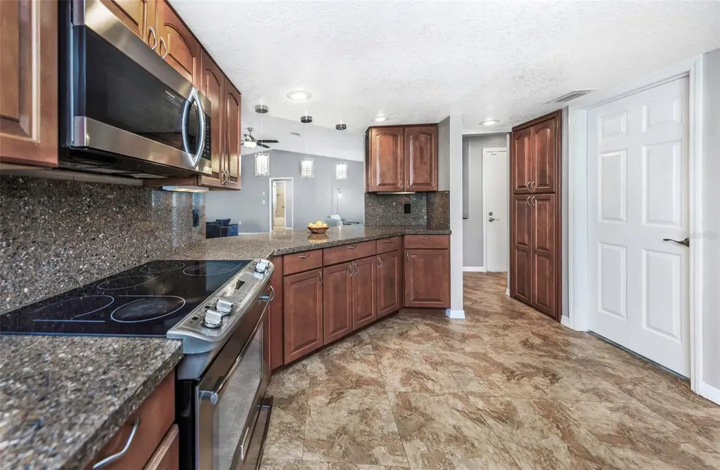 9407 Laura Anne Drive Seminole FL 33776