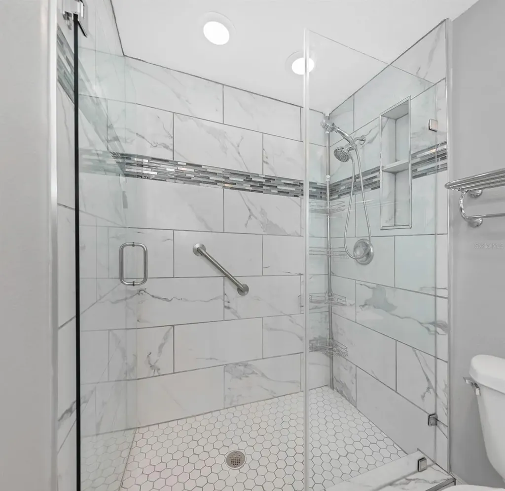 9407 Laura Anne Drive Seminole FL 33776