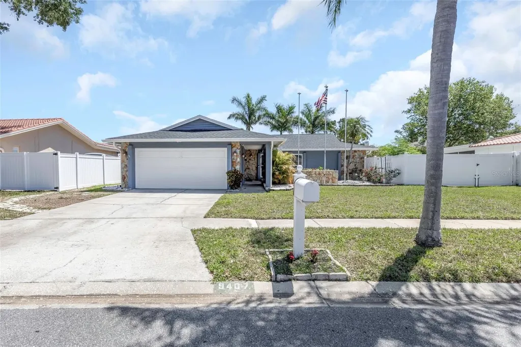 9407 Laura Anne Drive Seminole FL 33776