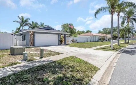 9407 Laura Anne Drive Seminole FL 33776