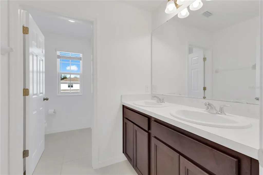5018 Royal Point Avenue Kissimmee FL 34746