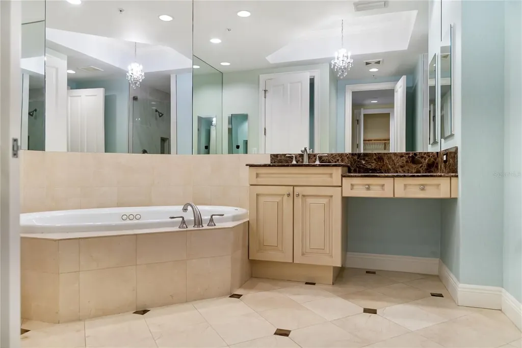 1300 Benjamin Franklin Drive Sarasota FL 34236