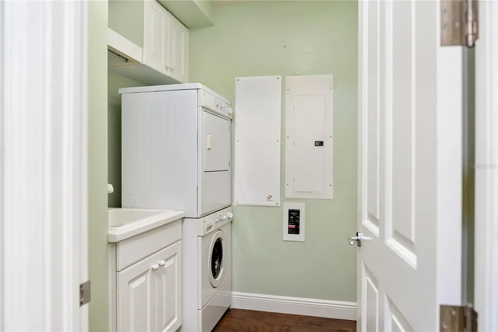 1300 Benjamin Franklin Drive Sarasota FL 34236
