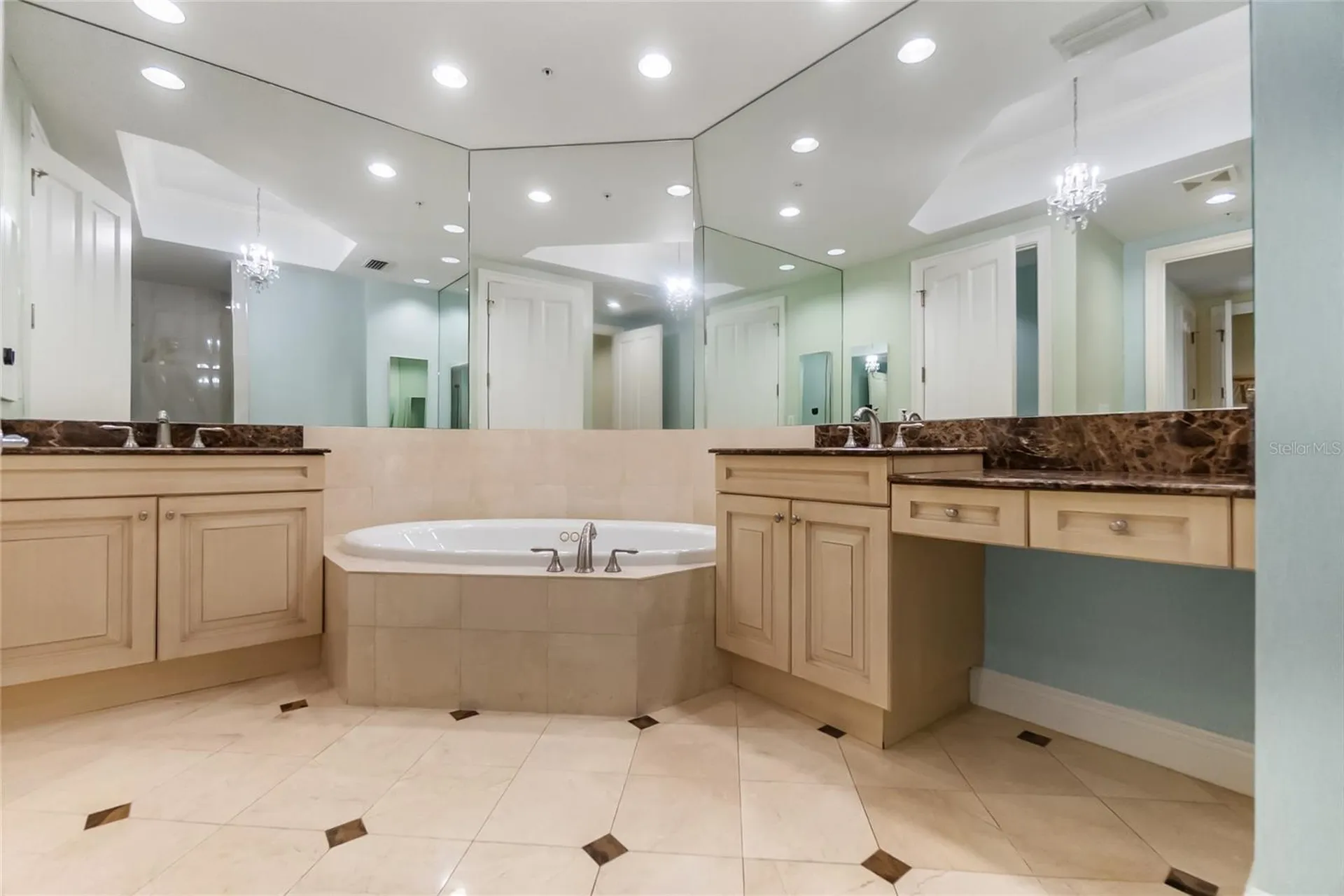 1300 Benjamin Franklin Drive Sarasota FL 34236