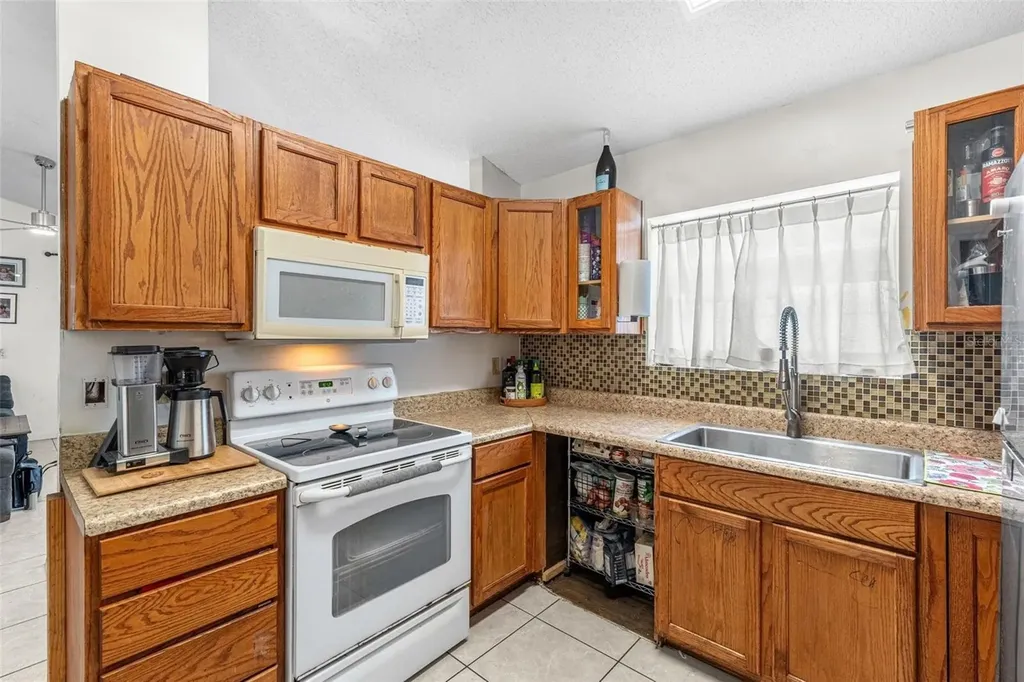 9911 Flynt Circle Orlando FL 32825