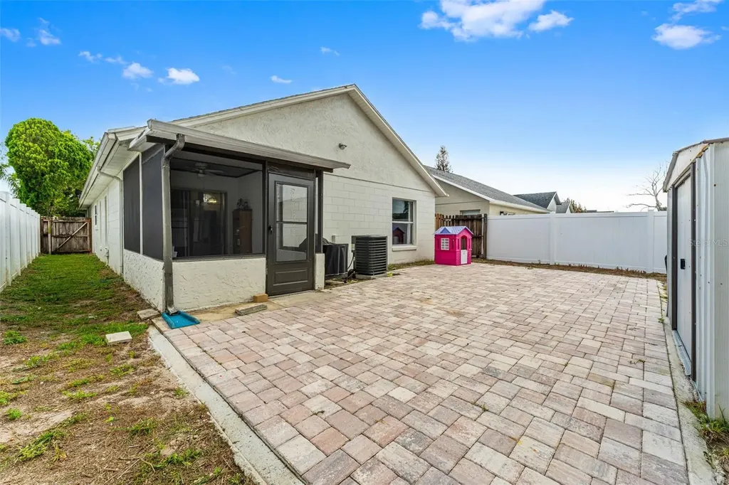9911 Flynt Circle Orlando FL 32825