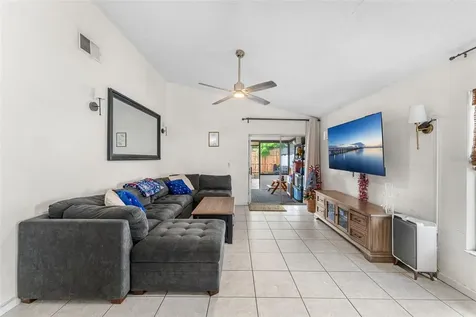 9911 Flynt Circle Orlando FL 32825