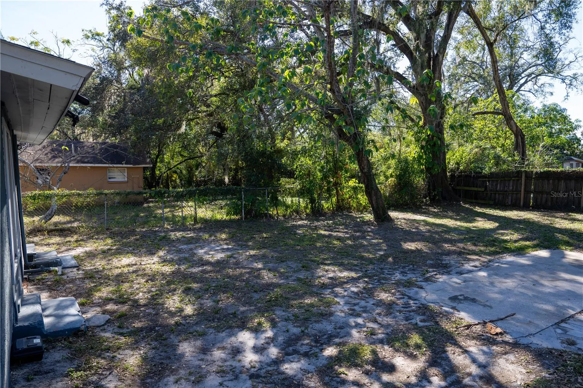 8122 N Marks Street Tampa FL 33604