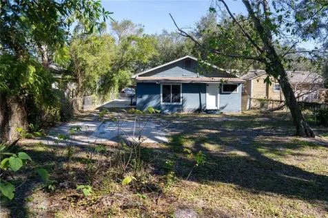 8122 N Marks Street Tampa FL 33604