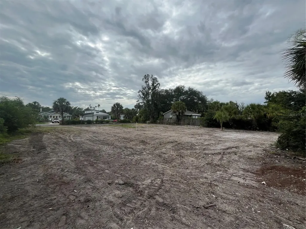 2018 43rd Street S St Petersburg FL 33711