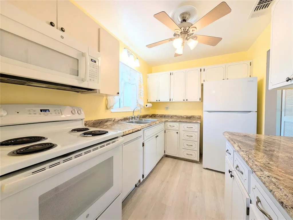 1830 Sunny Drive Bradenton FL 34207