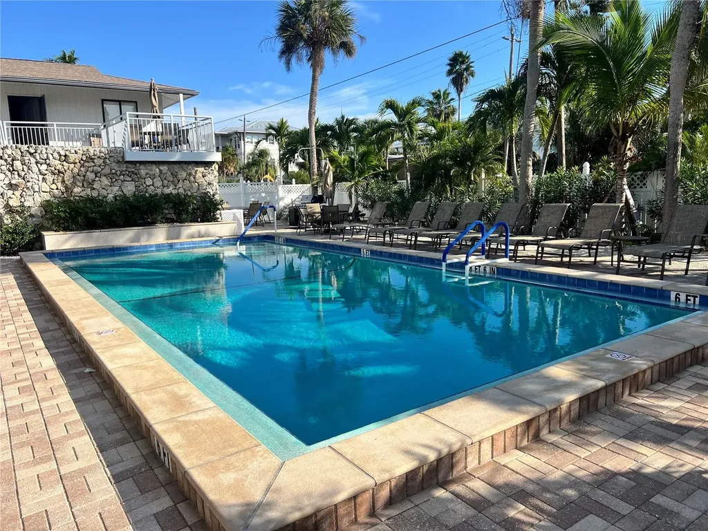 1001 Point Of Rocks Road Sarasota FL 34242