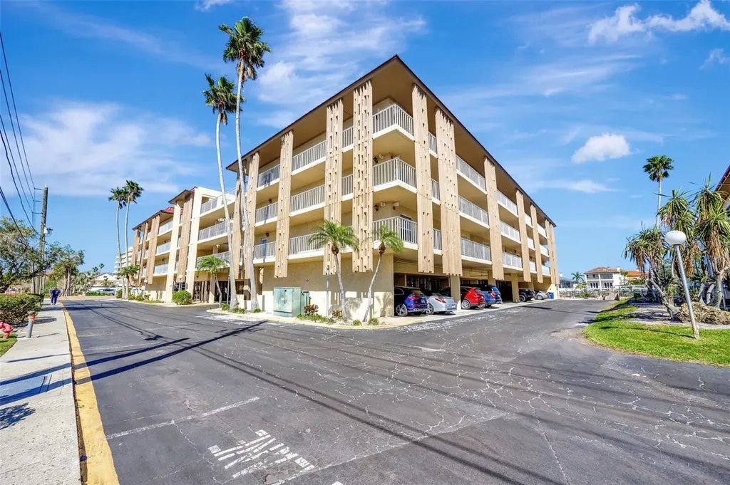 113 Island Way Clearwater Beach FL 33767