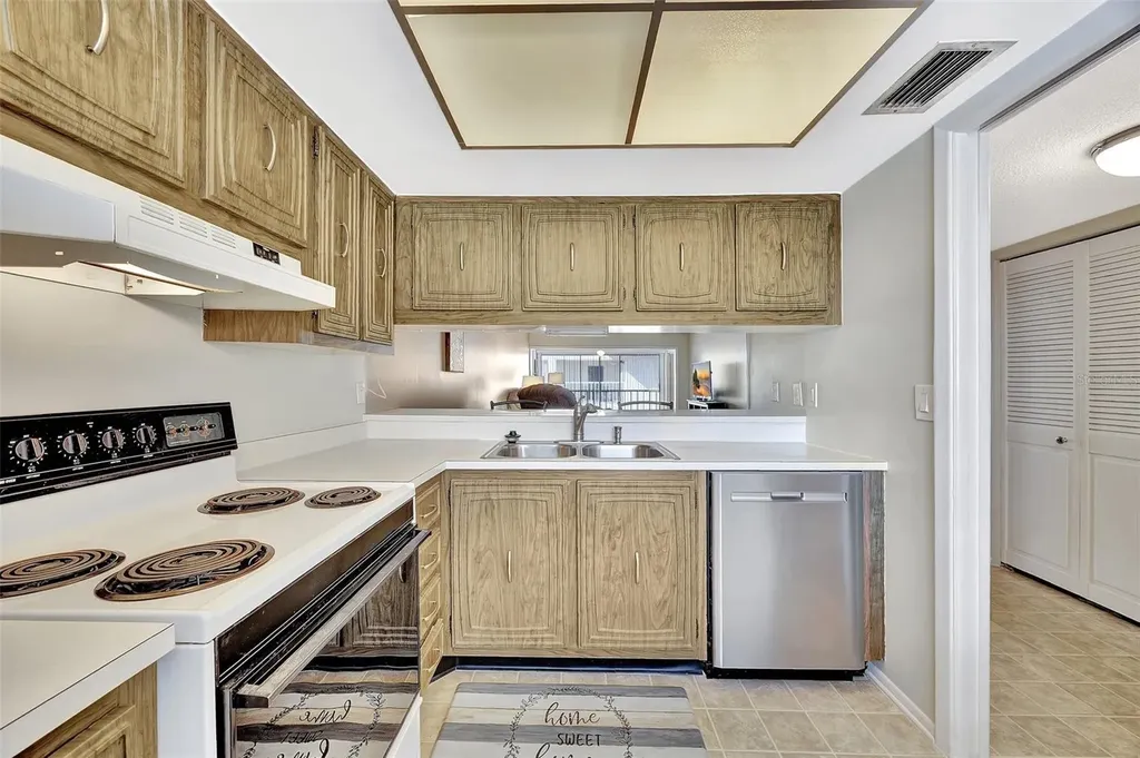 113 Island Way Clearwater Beach FL 33767