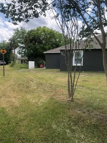 1013 W 11th Street Sanford FL 32771