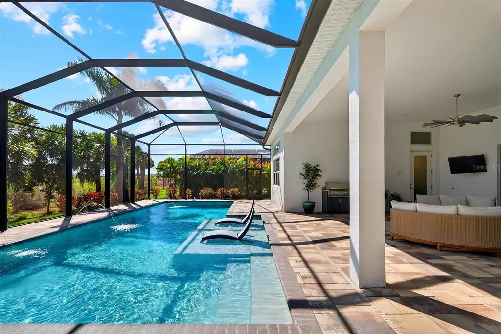 8276 Redonda Loop Lakewood Ranch FL 34202