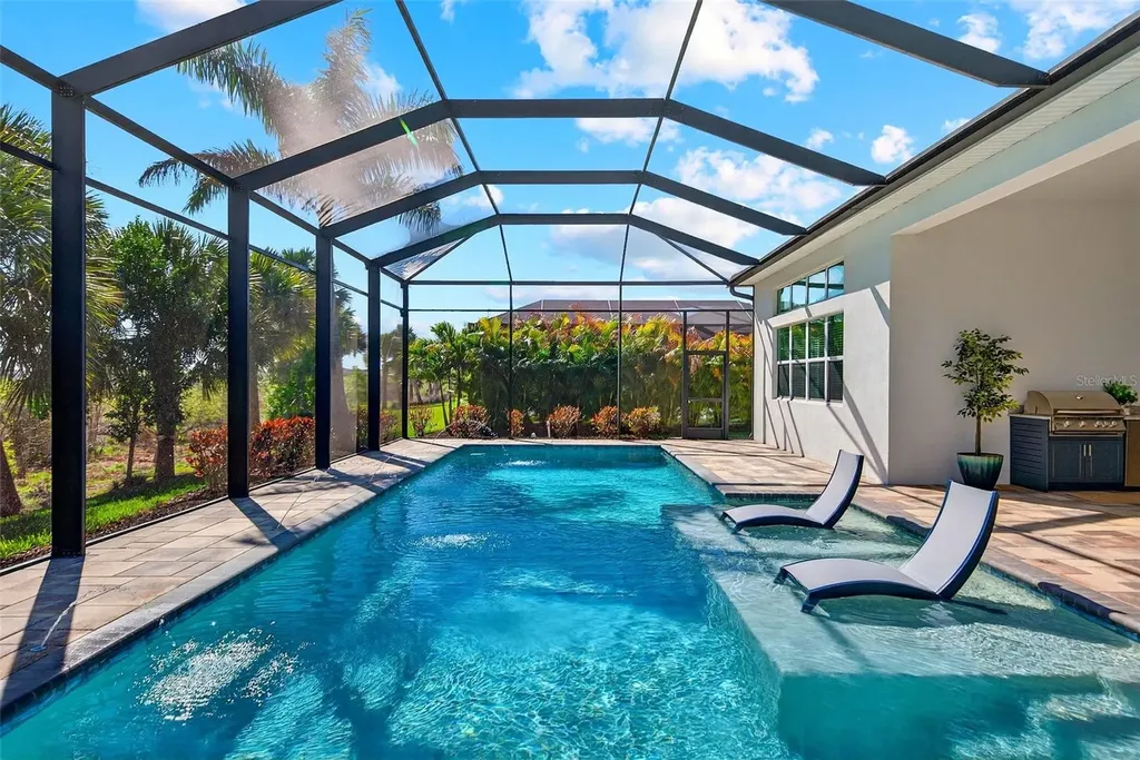8276 Redonda Loop Lakewood Ranch FL 34202