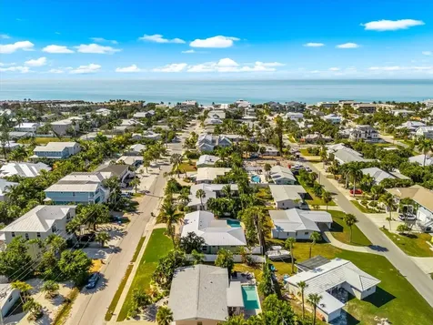 310 66th Street Holmes Beach FL 34217