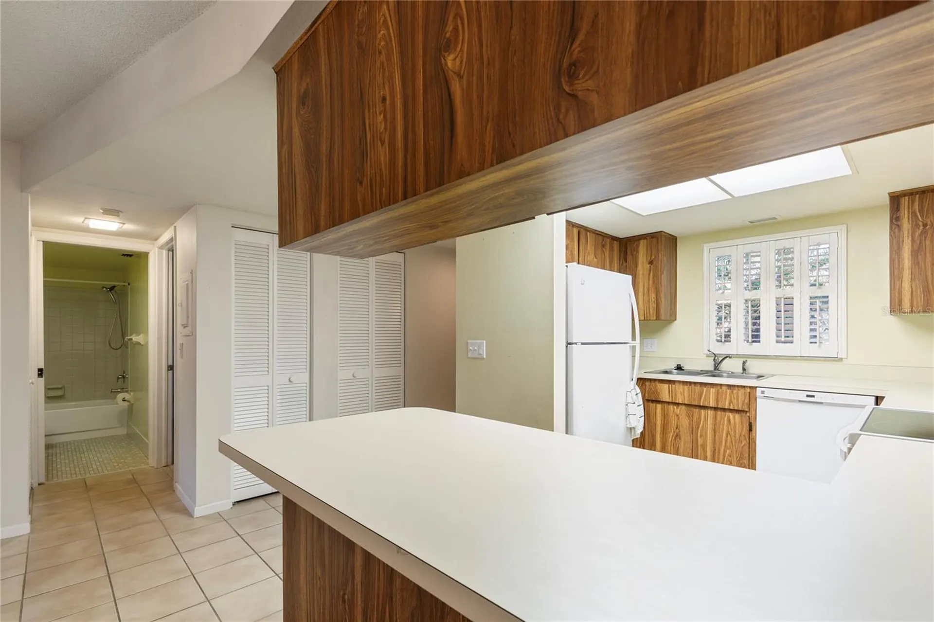 101 Lake Avenue NE Largo FL 33771
