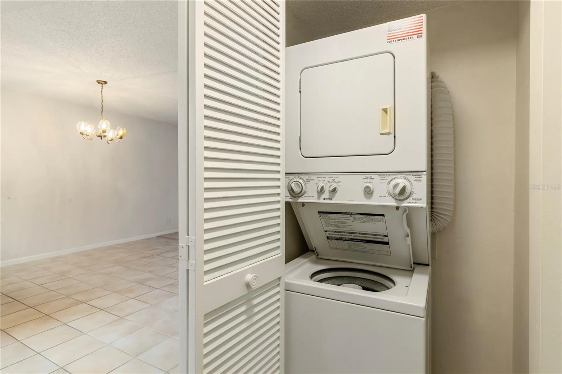 101 Lake Avenue NE Largo FL 33771