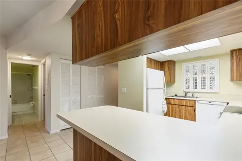 101 Lake Avenue NE Largo FL 33771
