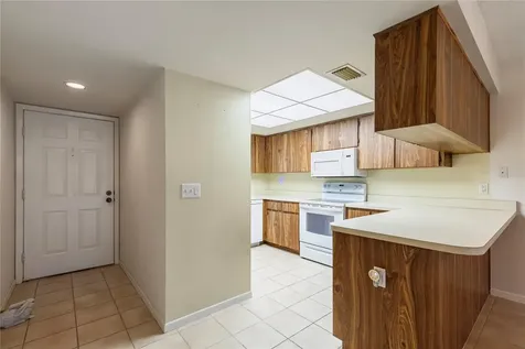 101 Lake Avenue NE Largo FL 33771