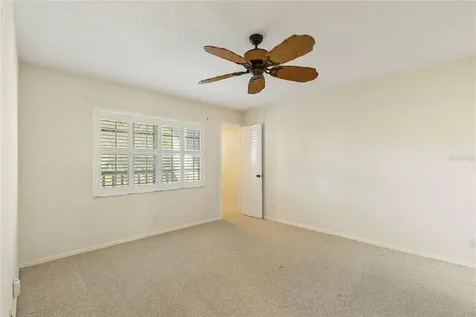 101 Lake Avenue NE Largo FL 33771