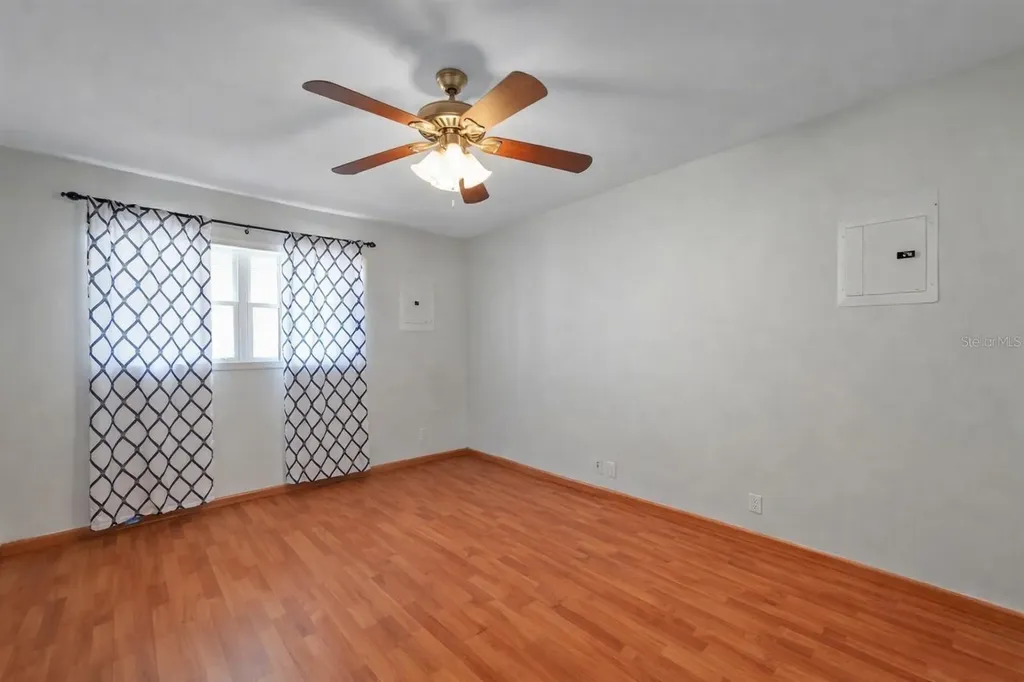 201 Bedford Trail Sun City Center FL 33573
